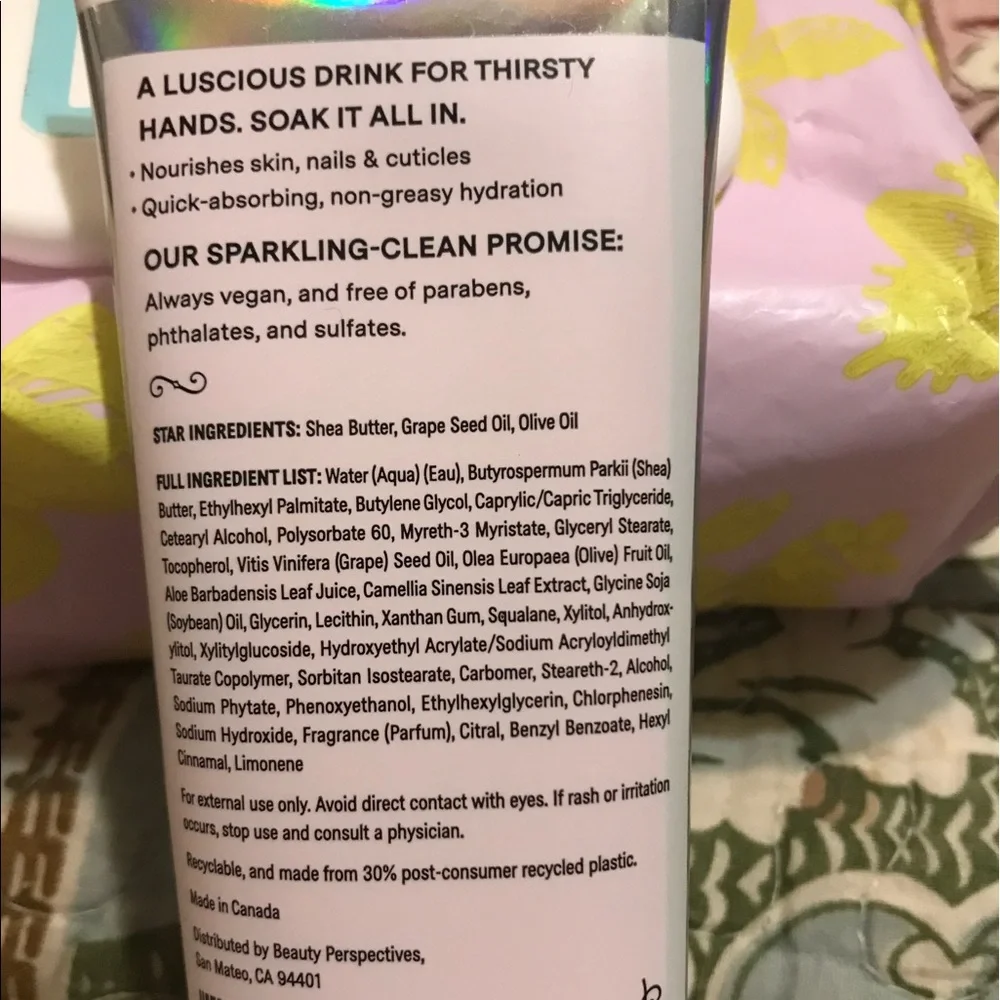 Refreshments Body and Hand lotions with Makeup wipes and cleansing face wipes - Picture 7 of 10
